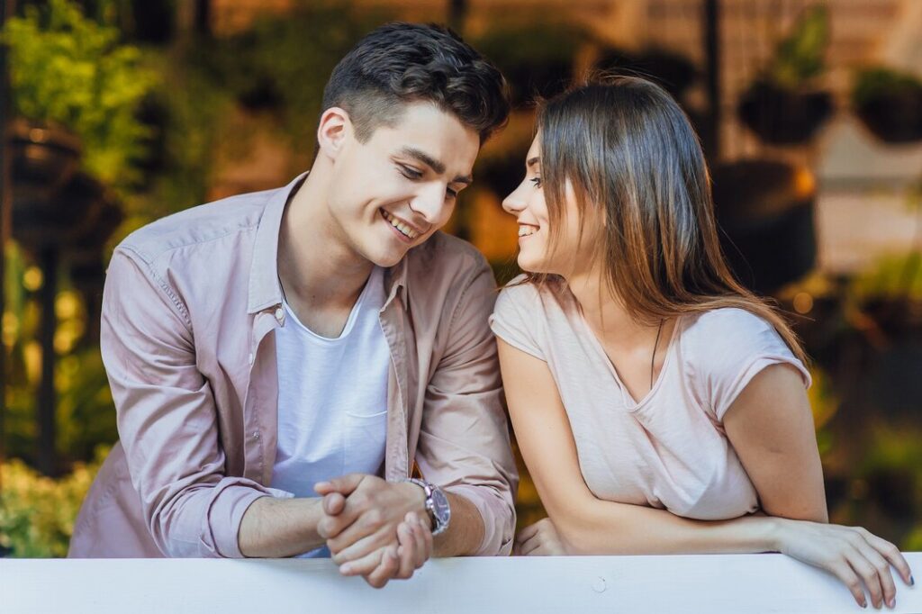 Dating Women: How to Create Engaging and Fun Conversations