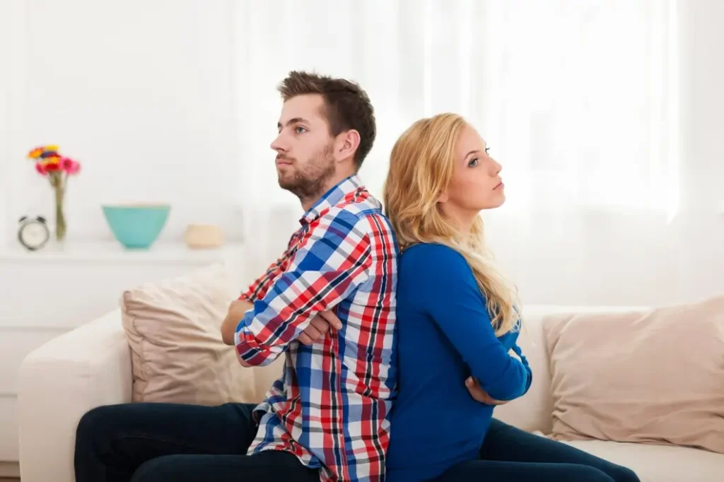 8 Signs of Troubled Relationships